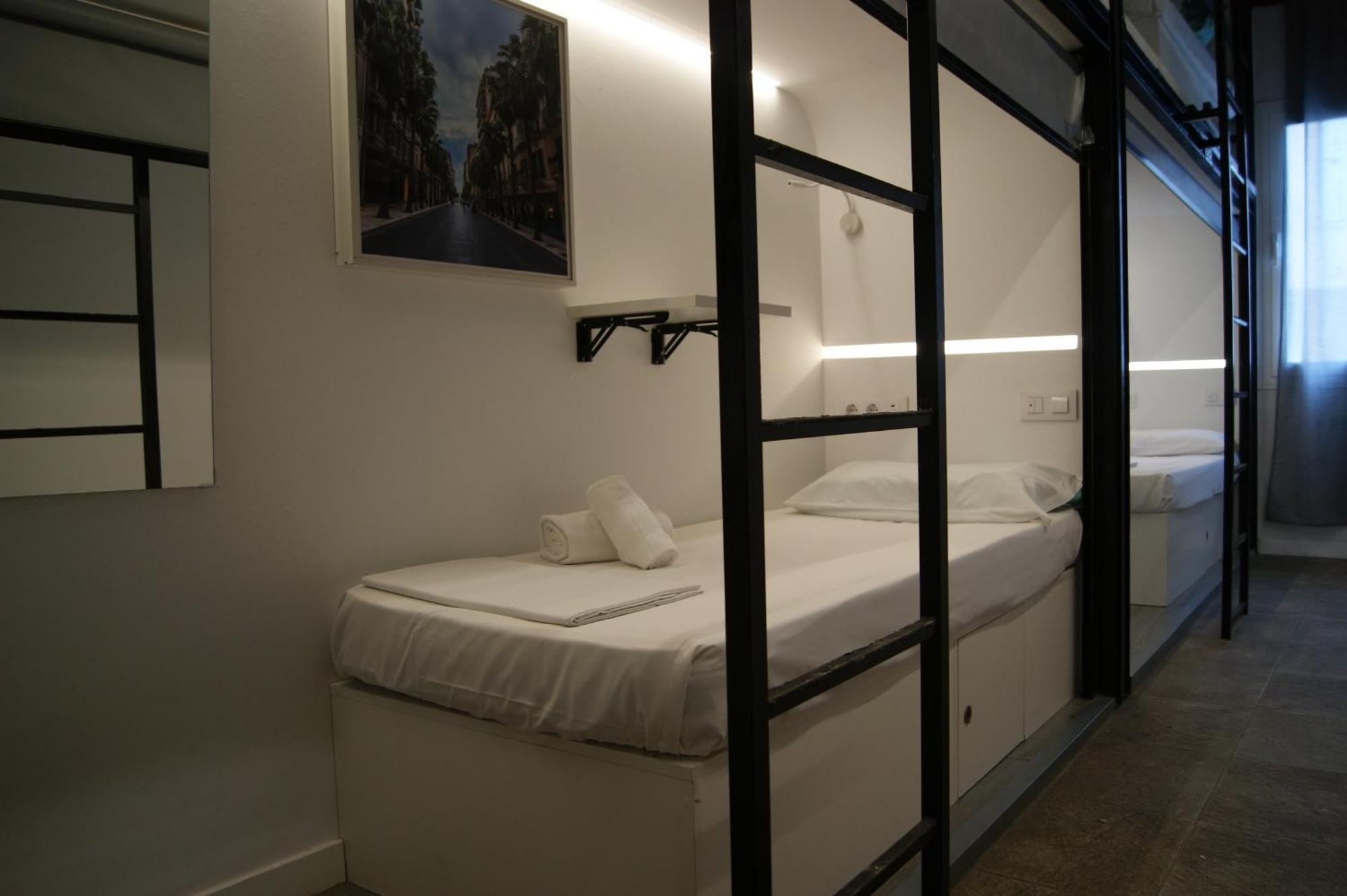 M Pods Malaga Hotel Exterior photo